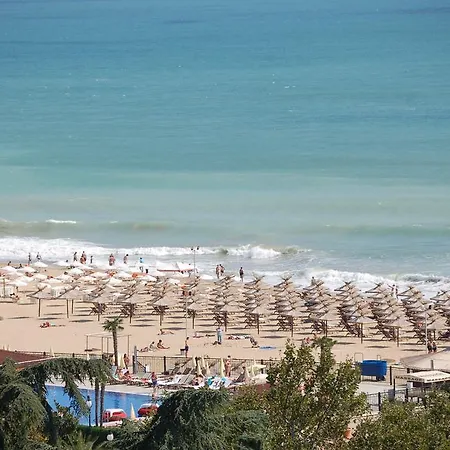Penthouse Iglika Front Beach Apartmán *