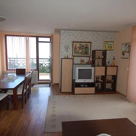 Penthouse Iglika Front Beach *