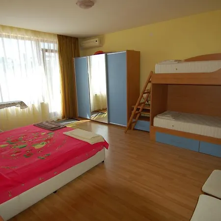 Penthouse Iglika Front Beach